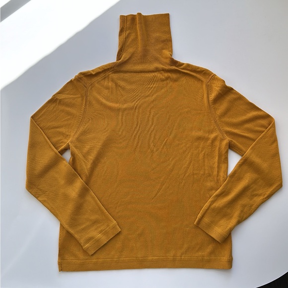 Benetton pumkin color turtleneck - Picture 3 of 9